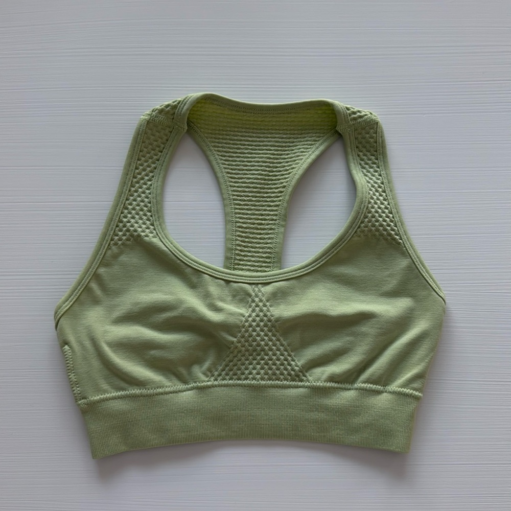 Alphalete Seamless Sports Bra